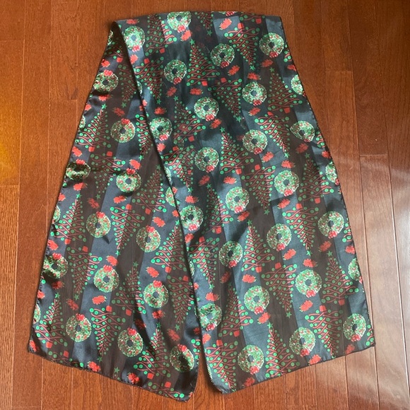 Christmas Scarf - Picture 6 of 8